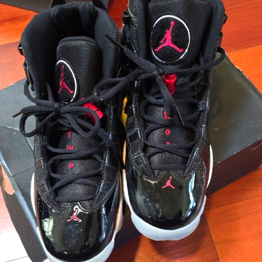 Jordan 6 RINGS Black and Red Sneakers